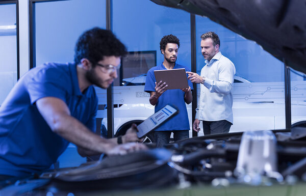 Ford lança programa gratuito para formar profissionais