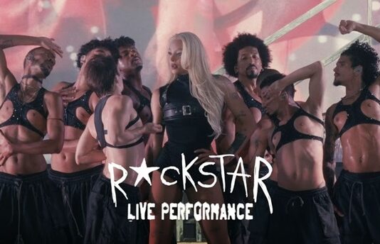 LOST IN LUST: Pabllo Vittar entrega performance ao vivo