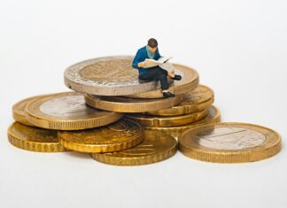 Geração Z quebra estereótipos e mostra que independência financeira pode ser o começo