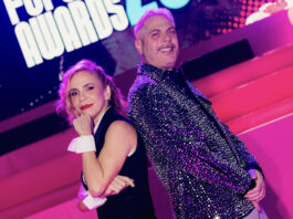 Fofoca Awards 2026: Leo Dias leva 3 troféus e Nelson Rubens é homenageado