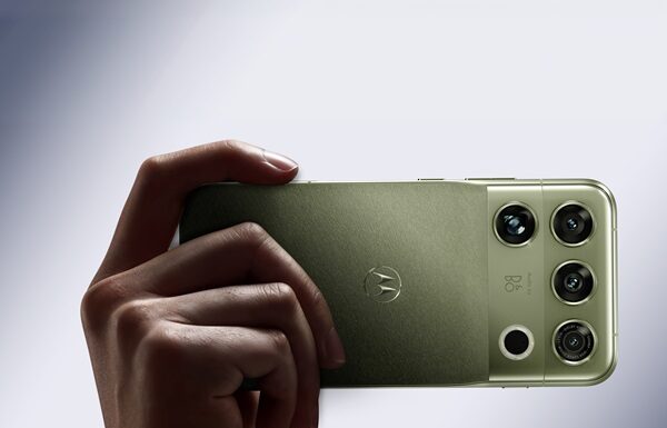 Motorola Signature 27 chega com câmera periscópica de 200 MP